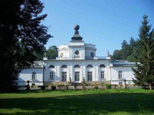 www.palacjablonna.pl