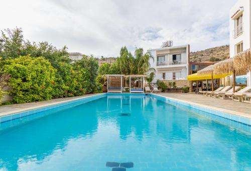 www.antonisghotelapts.com