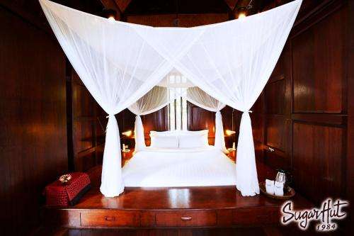www.sugarhut-resort.com