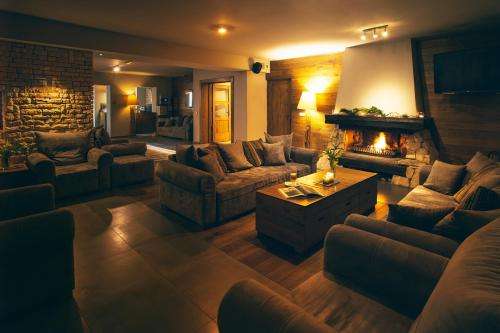 www.hotelskalnyszczyrk.pl