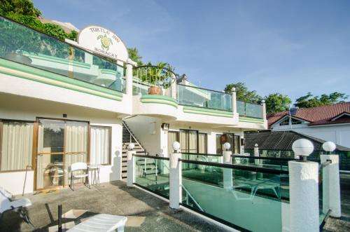 www.turtleinnboracay.com