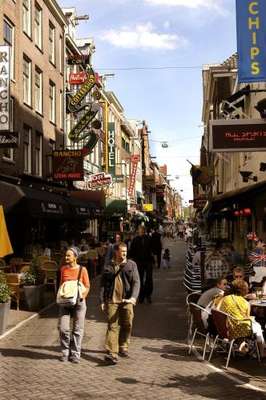 www.amsterdamhostelleidseplein.com