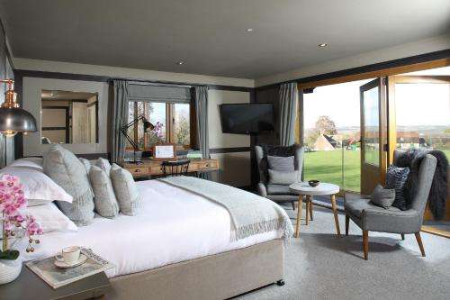 www.thejackrussellinn.com