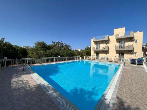 www.acropolis-apartments.com