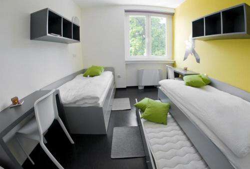 www.mc-hostel.si