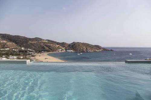 www.hideoutsuites.gr
