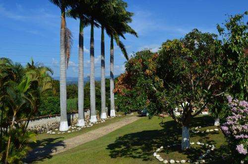 www.hotelcasonalasjuanas.com