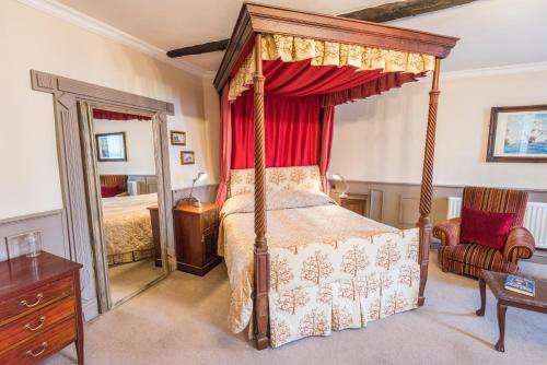 www.castle-hotel-llandovery.co.uk