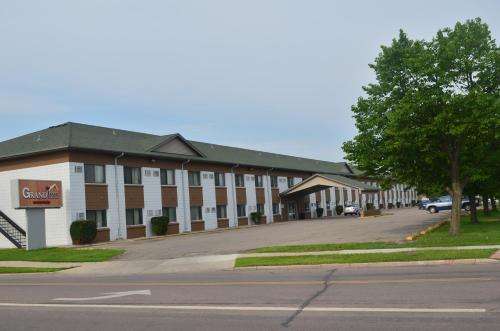 www.grandinnmotels.com