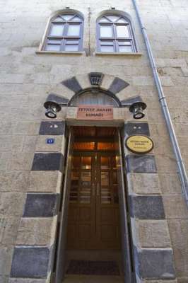 www.zeynephanimkonaklari.com