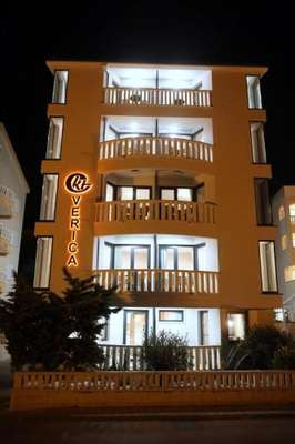www.vila-verica.com