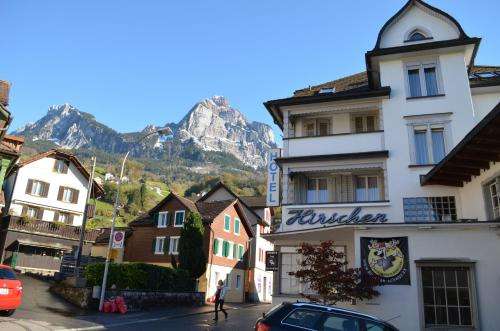 www.hirschen-schwyz.ch