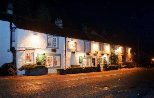 www.chequers-froggatt.com