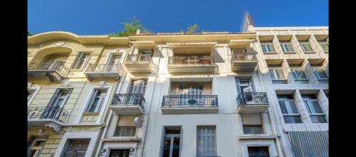 www.hoteldioskouros.com