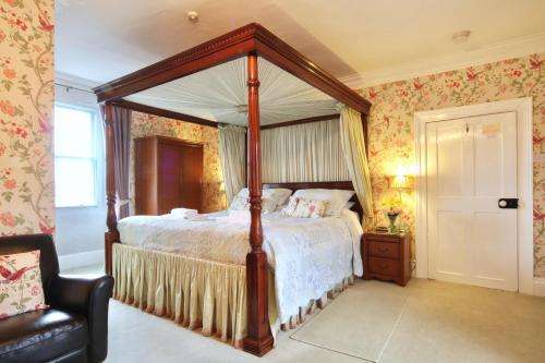 www.oldvicaragewestwitton.co.uk