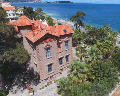 www.loriet-hotel.com