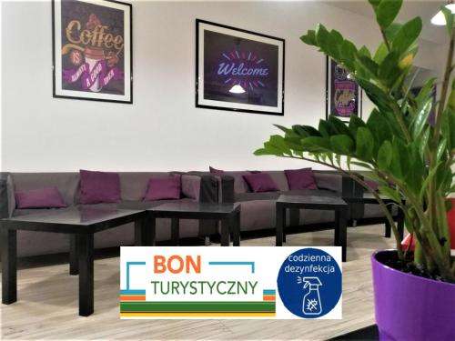 www.lorfhostels.com