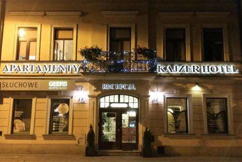 www.kajzerhostel.pl