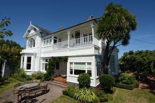 www.glenalmondhouse.co.nz