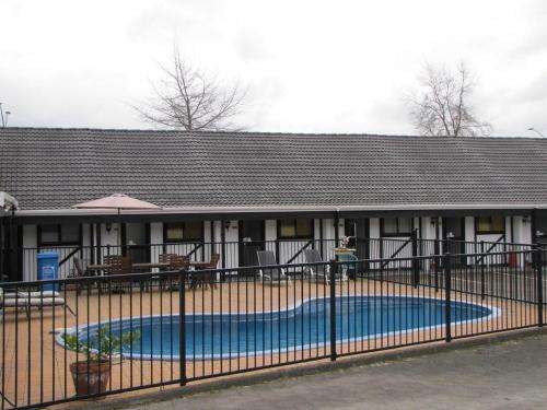 www.devonwoodmotel.co.nz