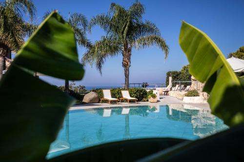 www.larcobalenoresort.it