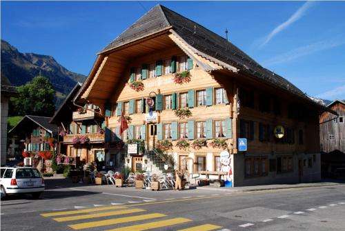www.hotel-rossiniere.ch