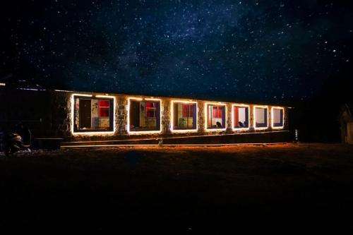 www.hostelifegokarna.com