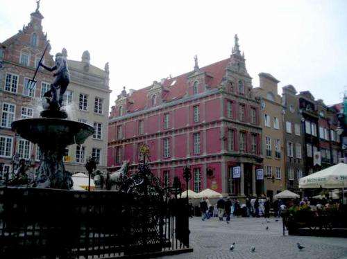 www.domschumannow.eu