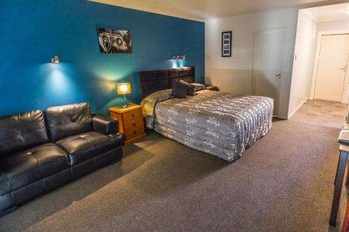 www.aaathamescourt.co.nz
