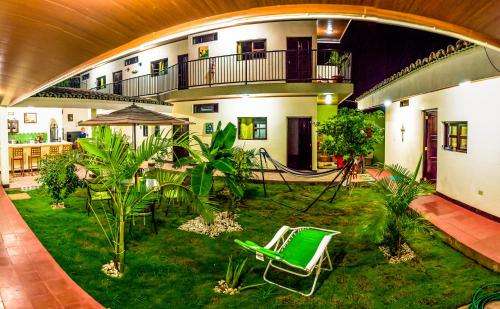 www.casalulaleon.com