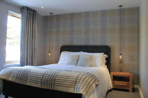 www.burnroyhouse.co.uk