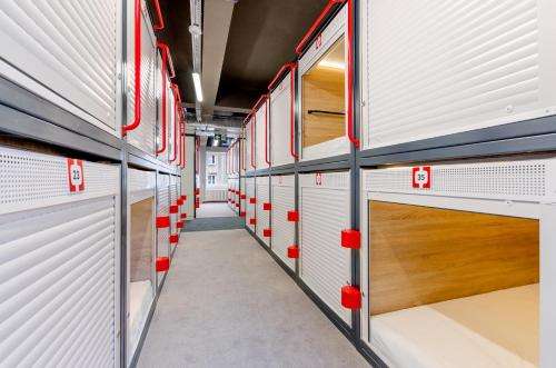 www.kapsulahostel.pl