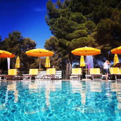 www.campingarzachena.it