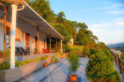 www.theeramresort.com
