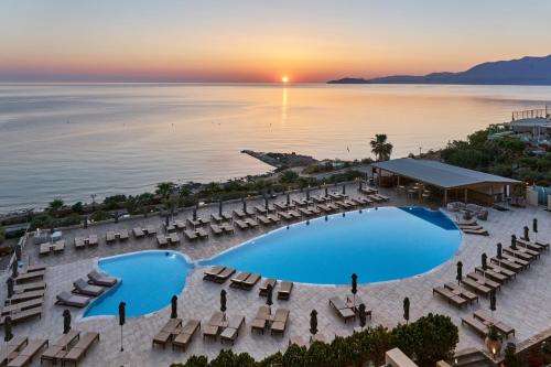 www.bluemarinehotel.gr