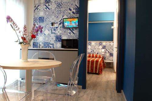 www.hotelromacervia.com
