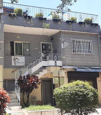 www.thesugarcanehostel.com
