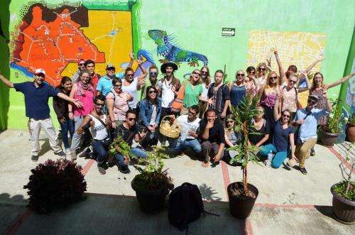 www.iguanahostel.com