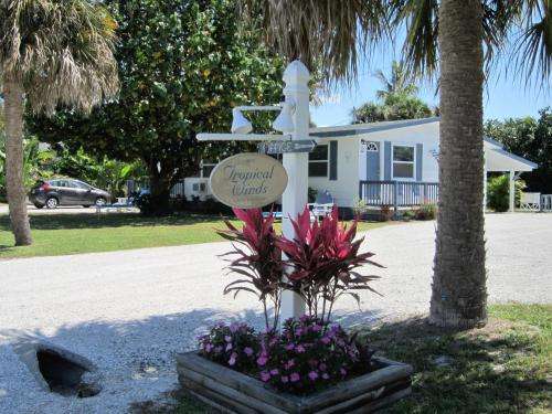 www.sanibeltropicalwinds.com