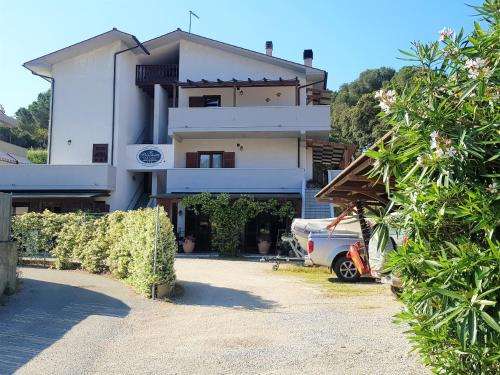 www.agriturismoportoazzurro.it