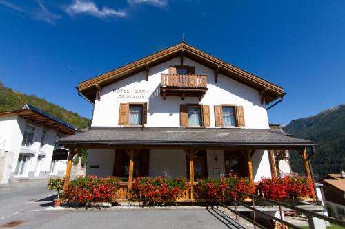 www.garni-alpenrose.ch