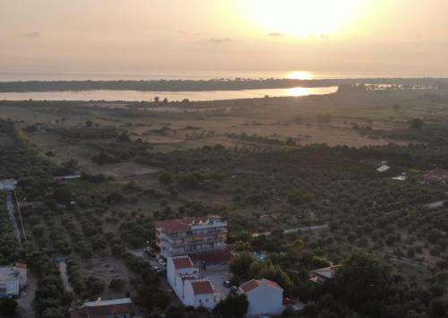 www.kaiafaslakehotel.gr