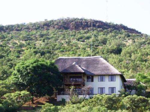 www.lodgelucanus.co.za