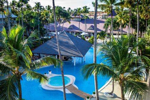 www.vistasolpuntacana.com