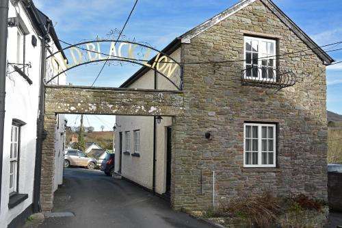 www.oldblacklion.co.uk