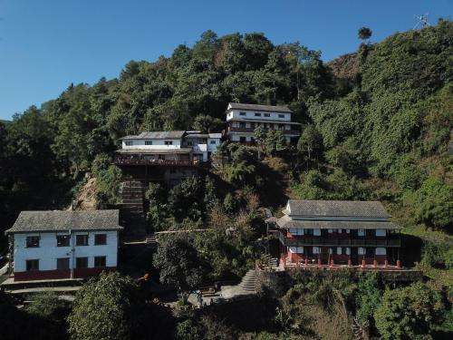www.everestmanla.com