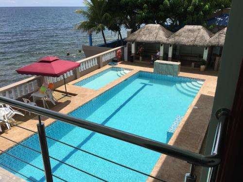 www.oceanbreeze-resort.com