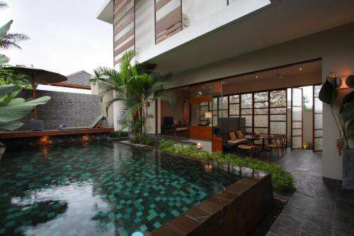 www.tegalsari-ubud.com