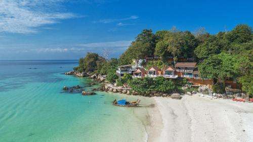 www.chareenahillbeachresort.com