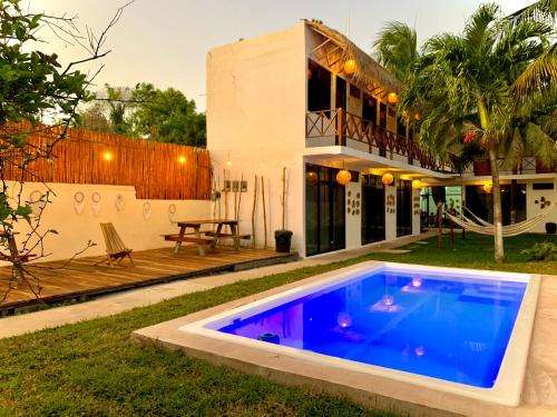 www.casadeliabacalar.com